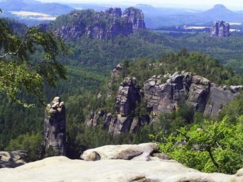 Blick vom Carolafelsen zum Falkenstein